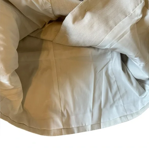 BODY by VICTORIA tan short sleeve button front belted blazer style top size 10 - Picture 4 of 6